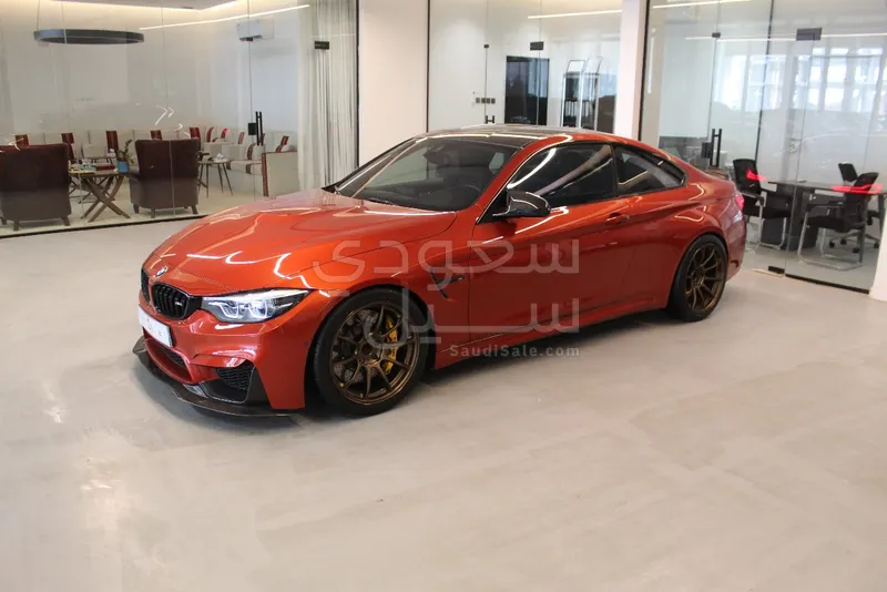 2015 BMW M Series M4 competition