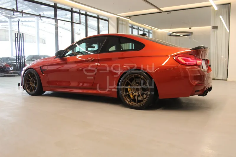 2015 BMW M Series M4 competition