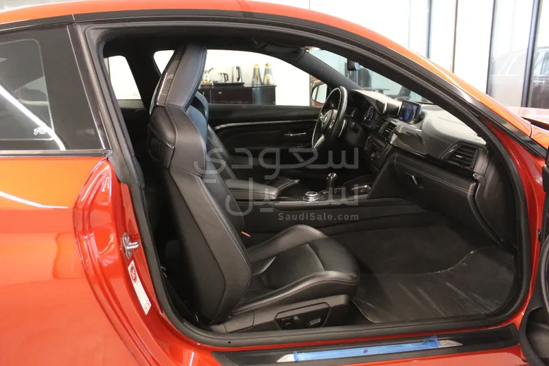 2015 BMW M Series M4 competition