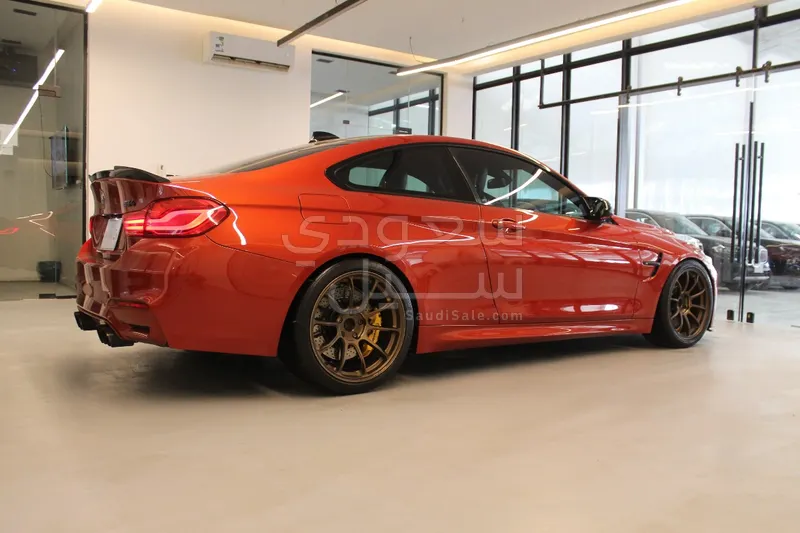 2015 BMW M Series M4 competition