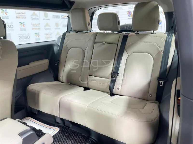 2024 Land Rover Defender 90