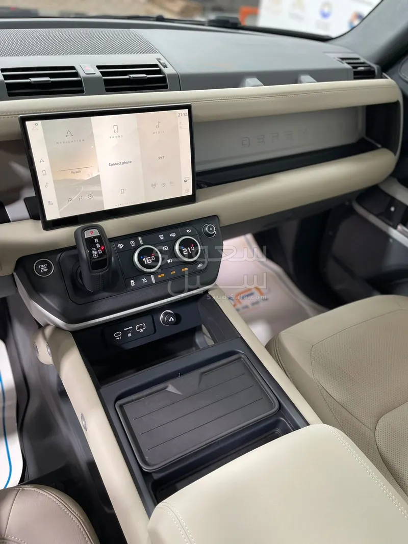 2024 Land Rover Defender 90
