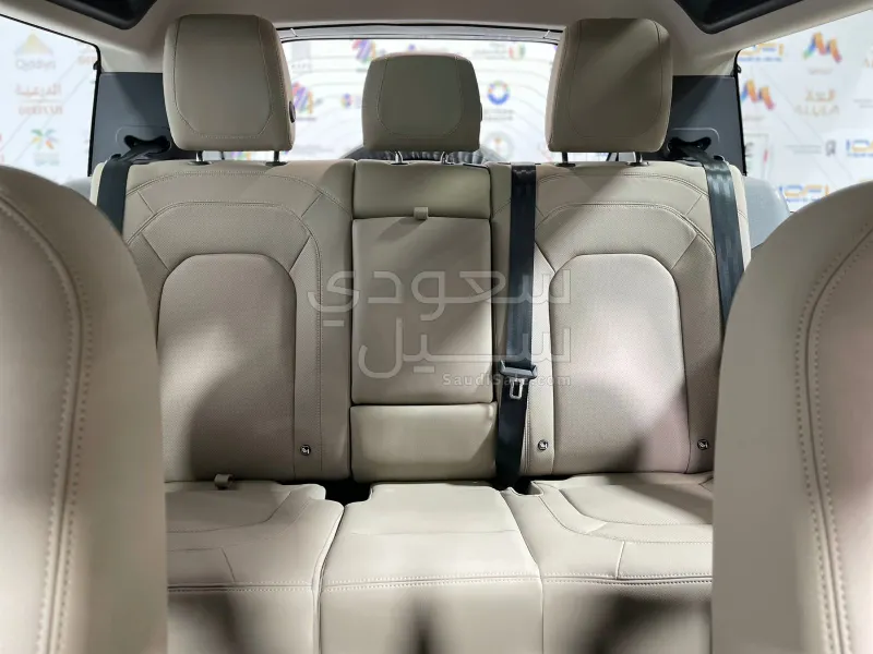 2024 Land Rover Defender 90