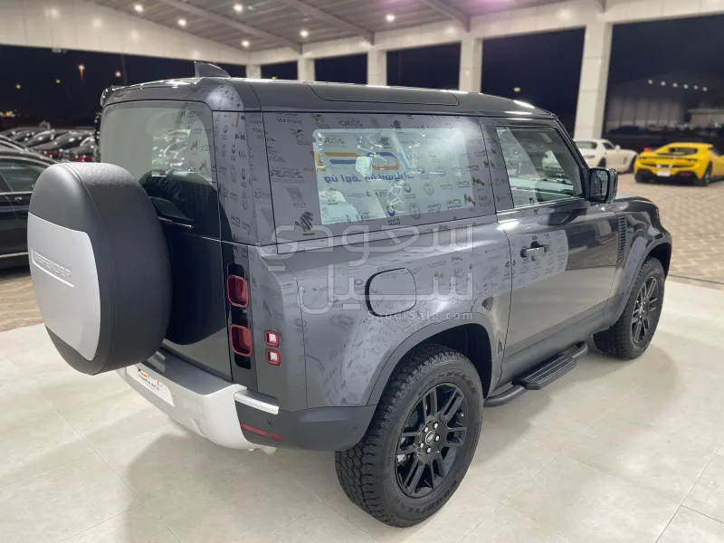 2024 Land Rover Defender 90