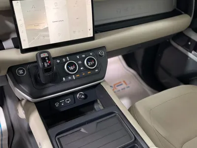 2024 Land Rover Defender 90