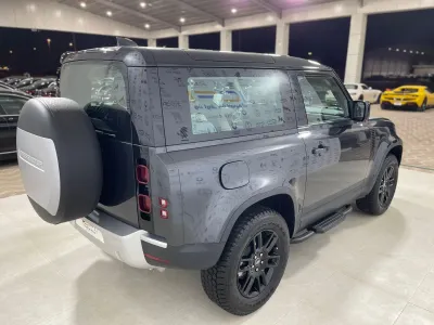 2024 Land Rover Defender 90