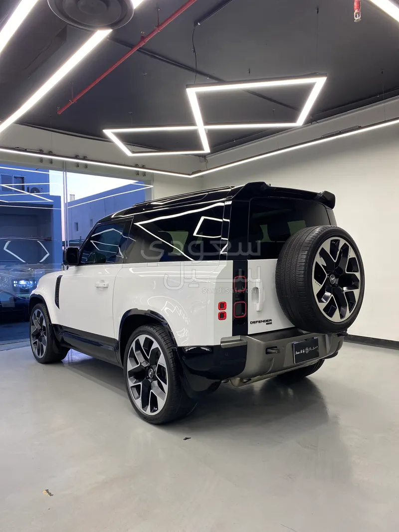 2022 Land Rover Defender 90