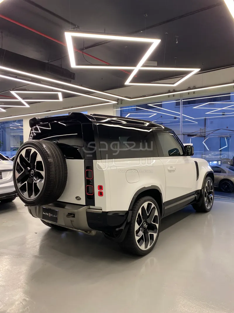 2022 Land Rover Defender 90