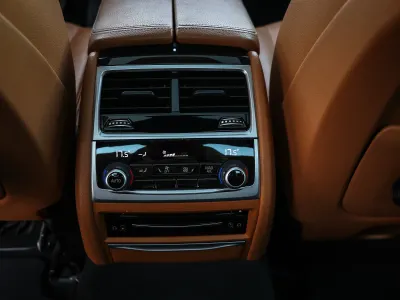 2020 بي ام دبليو الفئة السابعة 730 إل أي