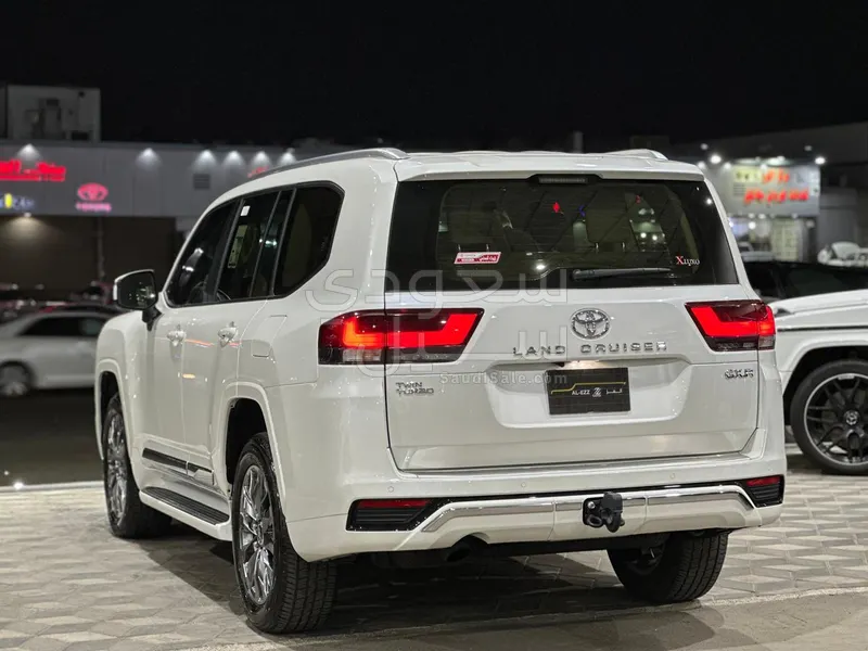 2024 Toyota Land Cruiser GXR