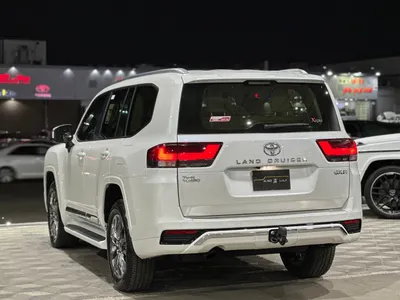 2024 Toyota Land Cruiser GXR