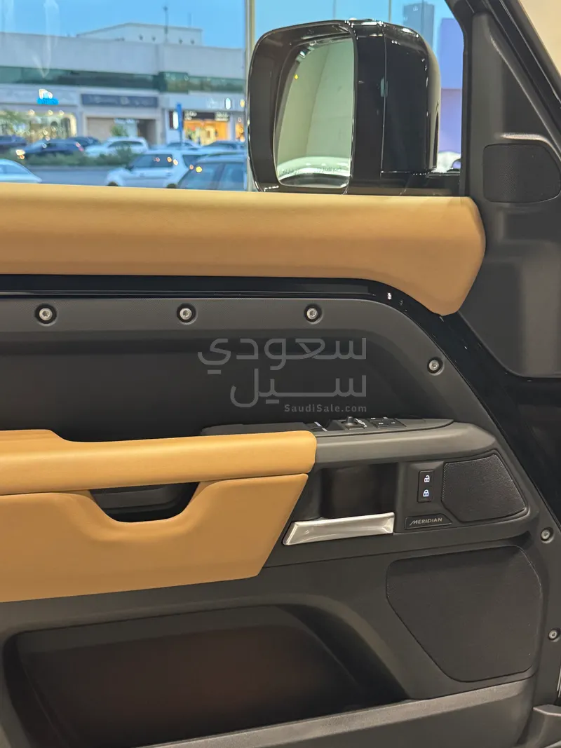 2025 Land Rover Defender 90