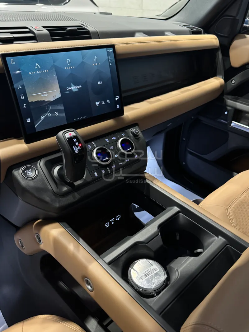 2025 Land Rover Defender 90