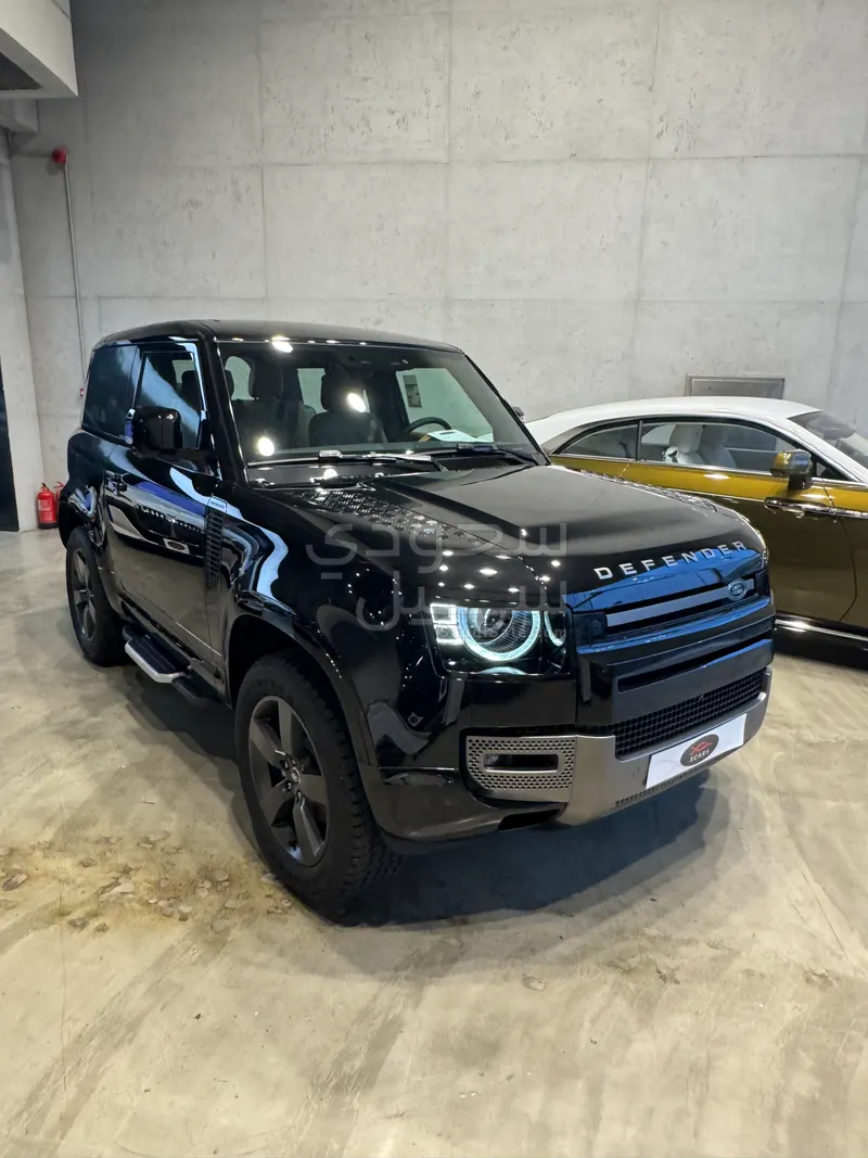 2025 Land Rover Defender 90