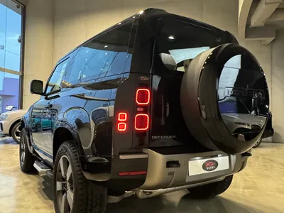 2025 Land Rover Defender 90