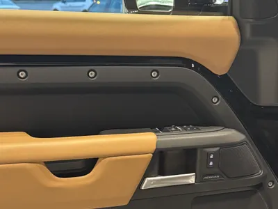 2025 Land Rover Defender 90