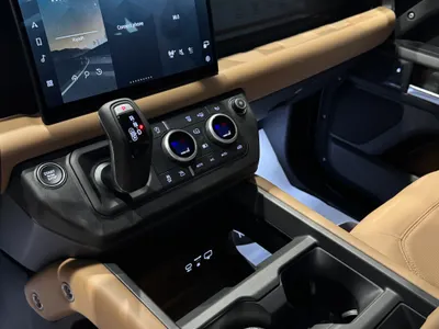 2025 Land Rover Defender 90
