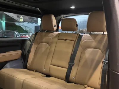 2025 Land Rover Defender 90