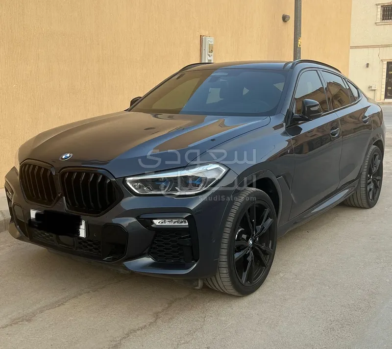 2020 BMW X Series 6 M50i