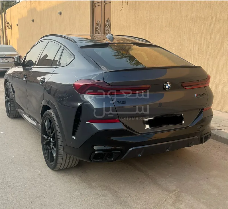 2020 BMW X Series 6 M50i