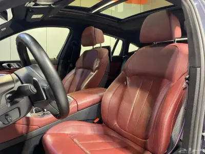2020 BMW X Series 6 M50i