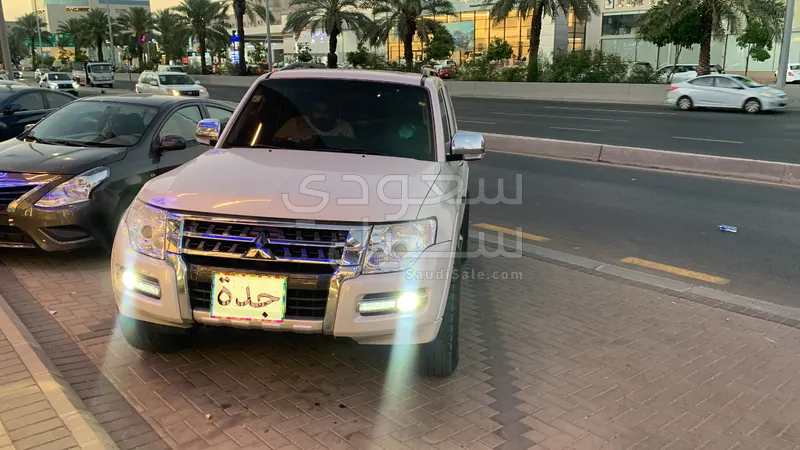 2018 متسوبيشي باجيرو