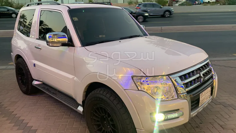 2018 متسوبيشي باجيرو