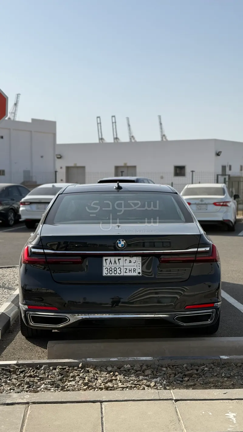 2021 بي ام دبليو الفئة السابعة 730 إل أي
