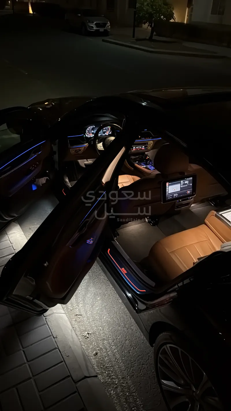 2021 بي ام دبليو الفئة السابعة 730 إل أي