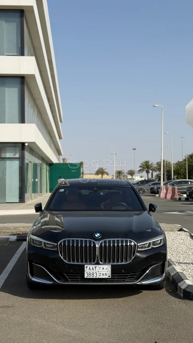 2021 بي ام دبليو الفئة السابعة 730 إل أي