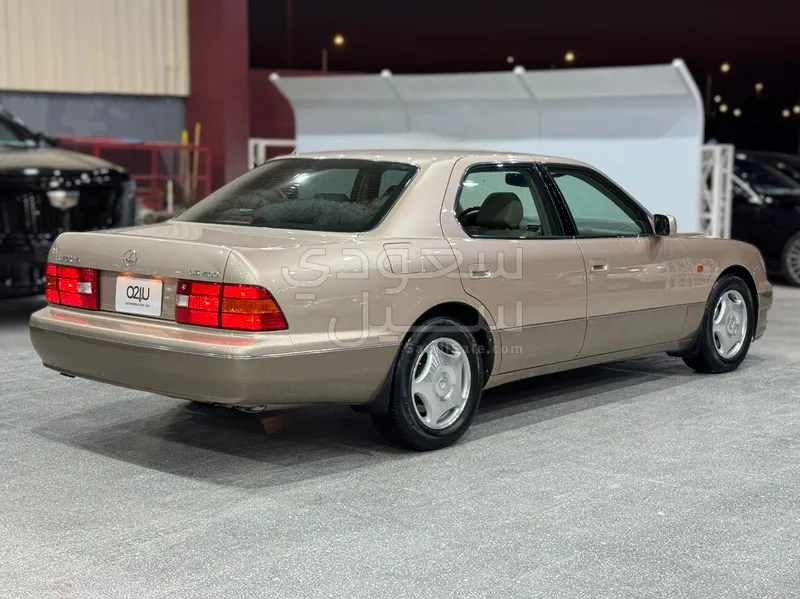 1998 لكزس إل إس 400