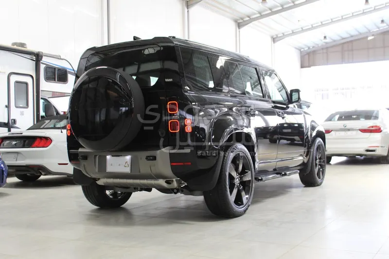 2025 Land Rover Defender 110