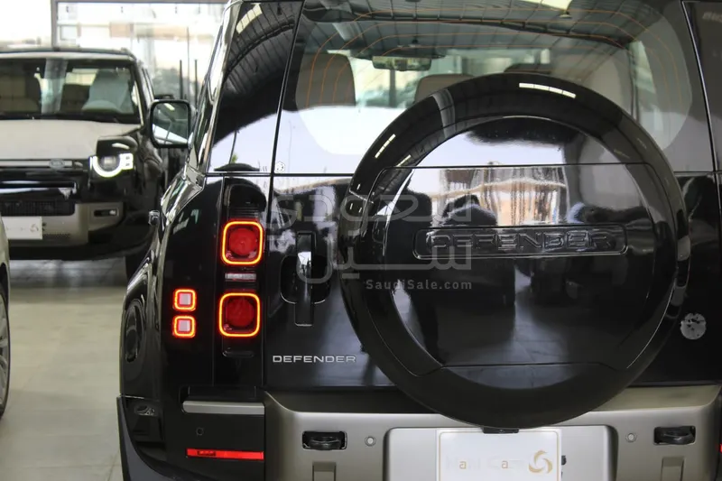 2025 Land Rover Defender 110
