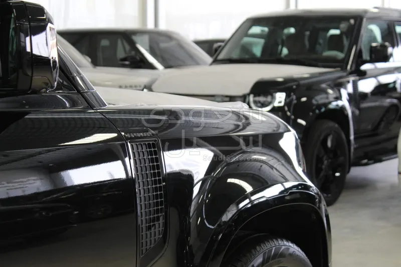2025 Land Rover Defender 110