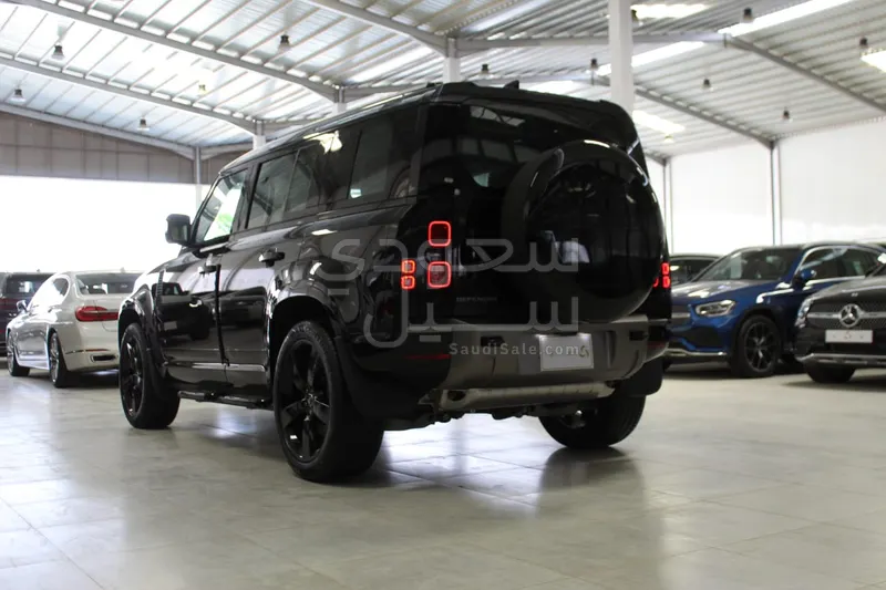 2025 Land Rover Defender 110