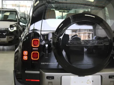 2025 Land Rover Defender 110