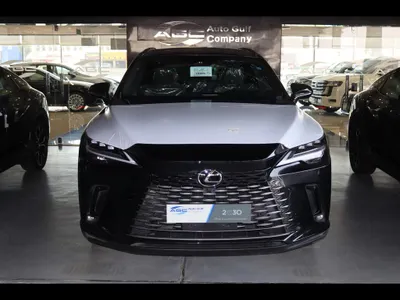 2025 لكزس أر إكس 350