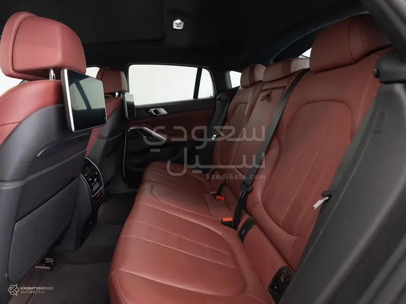 2021 BMW X Series 5 M50i