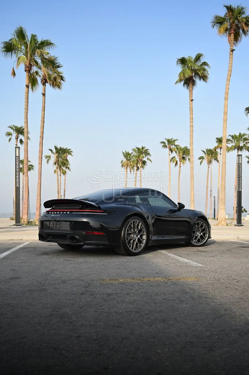 2025 Porsche 911 Carrera