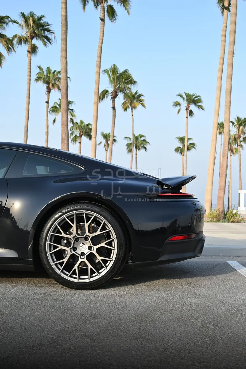 2025 Porsche 911 Carrera