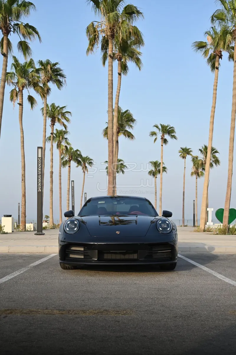2025 Porsche 911 Carrera