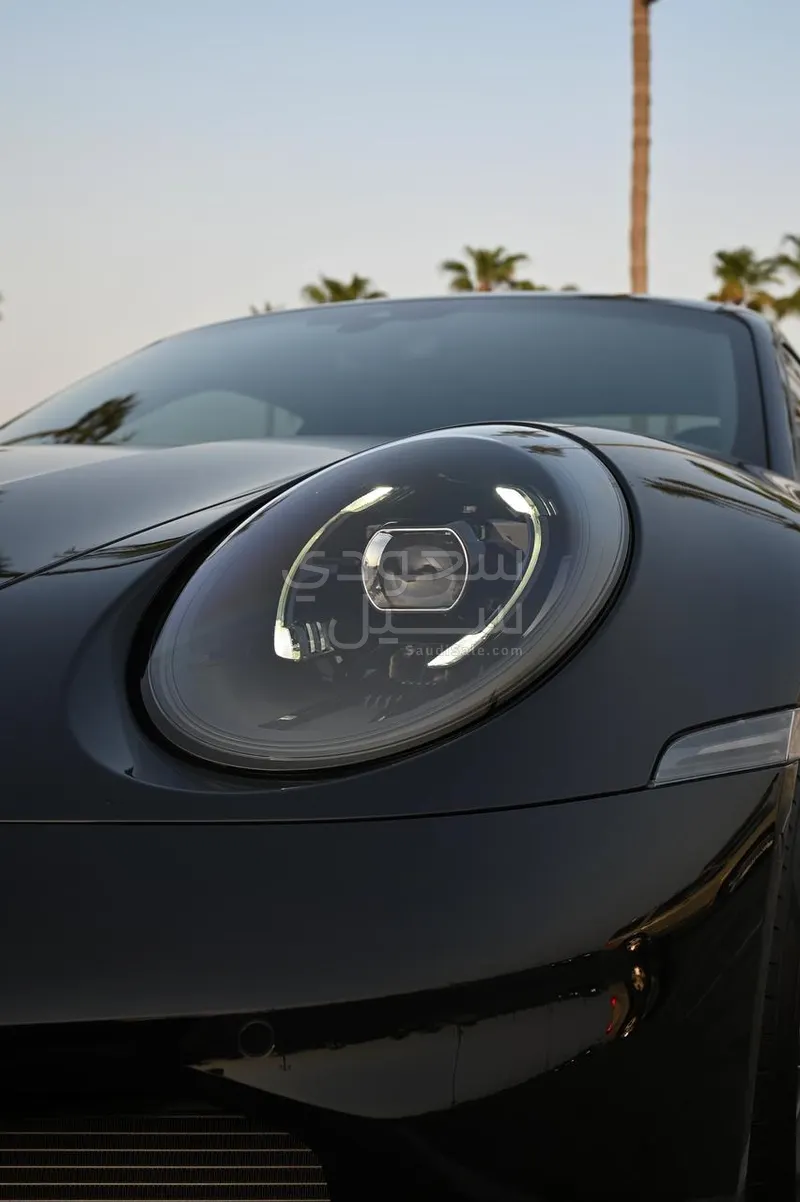 2025 Porsche 911 Carrera