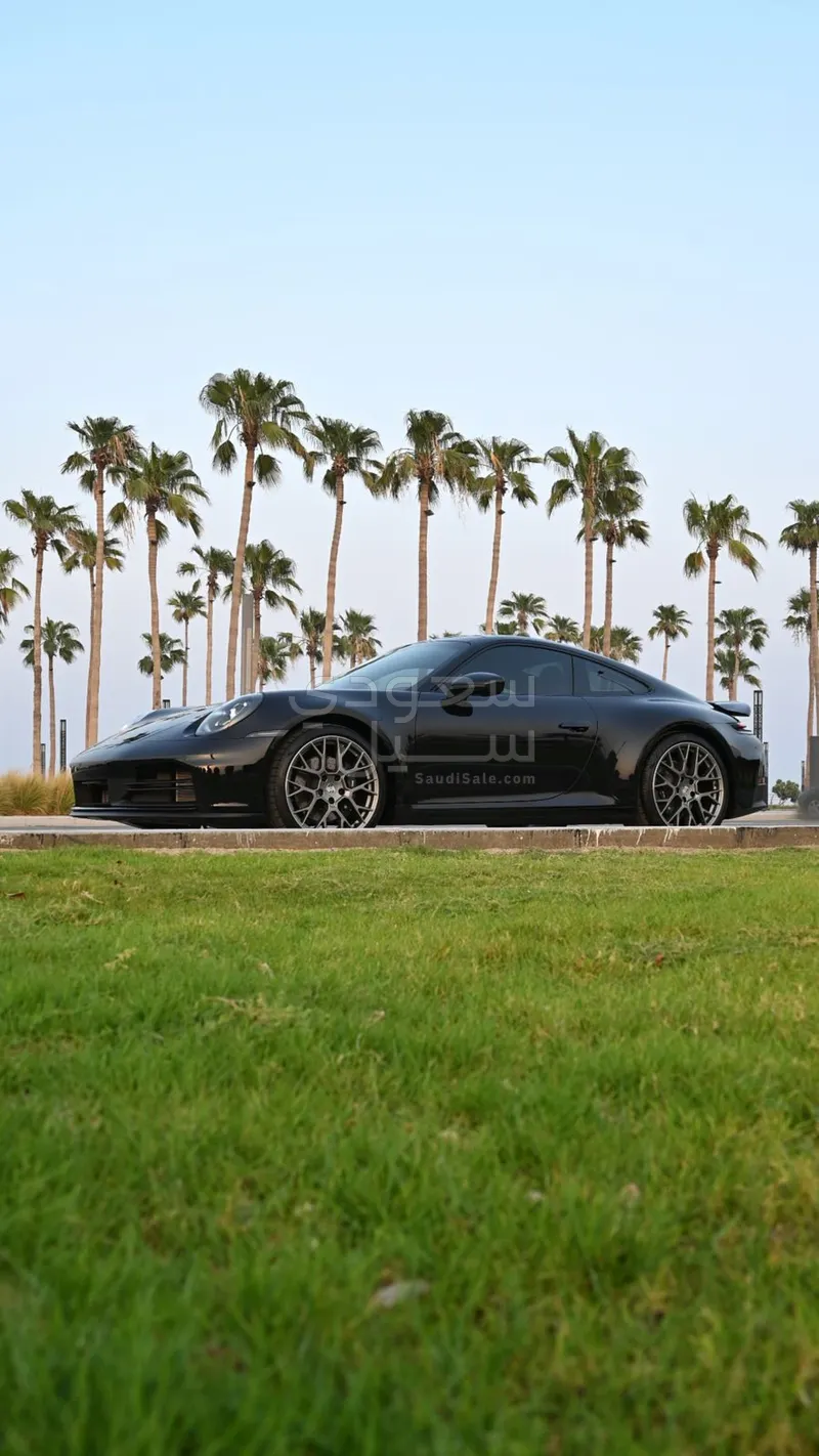 2025 Porsche 911 Carrera