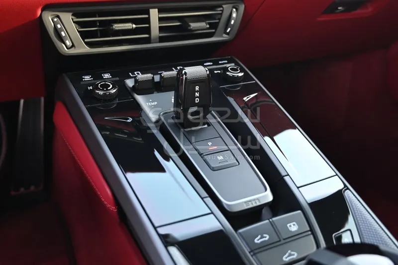 2025 Porsche 911 Carrera