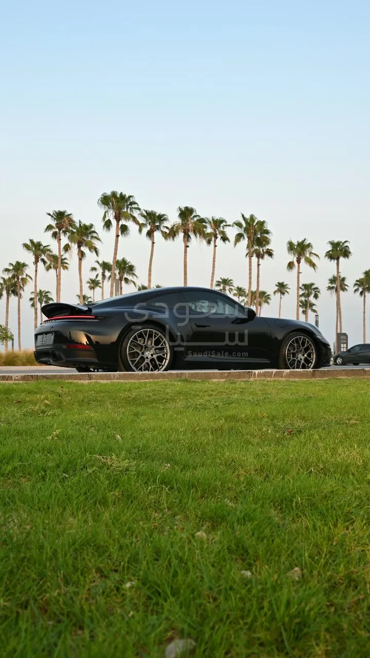 2025 Porsche 911 Carrera