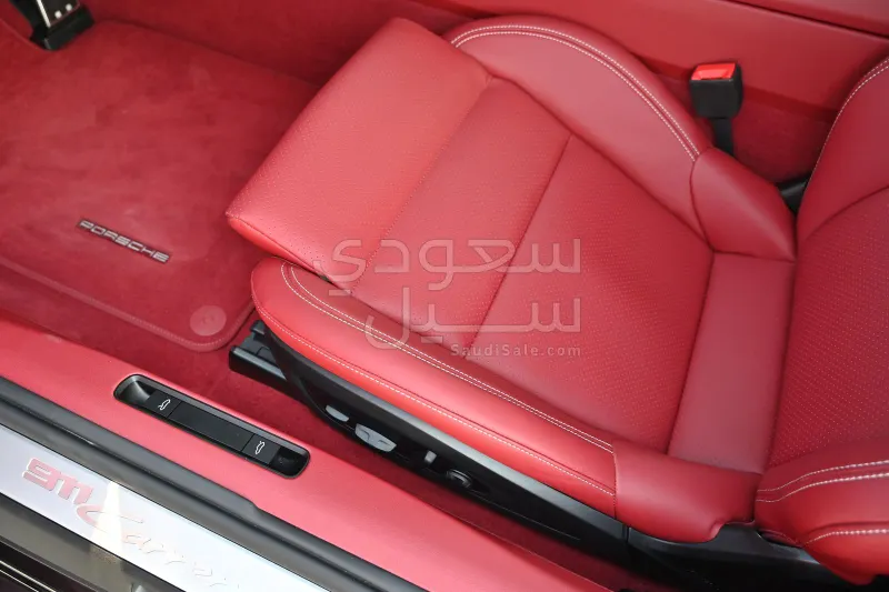 2025 Porsche 911 Carrera