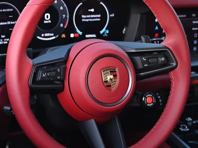 2025 Porsche 911 Carrera