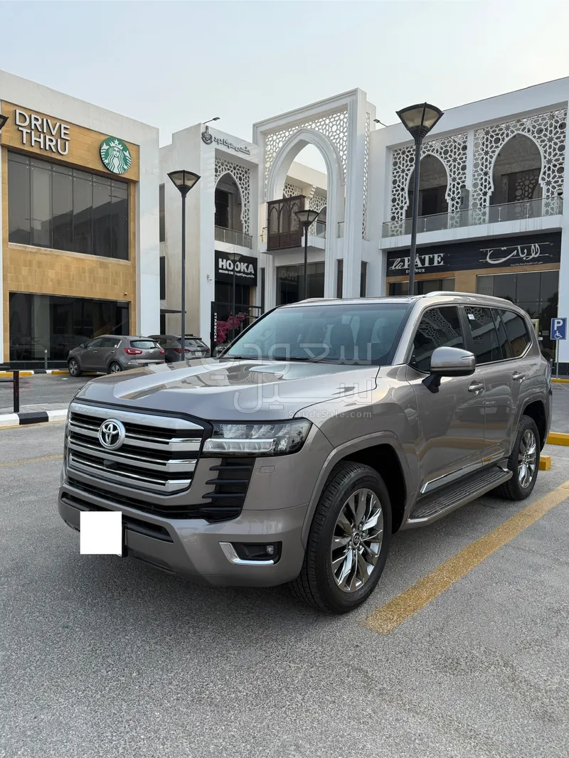 2024 Toyota Land Cruiser GXR