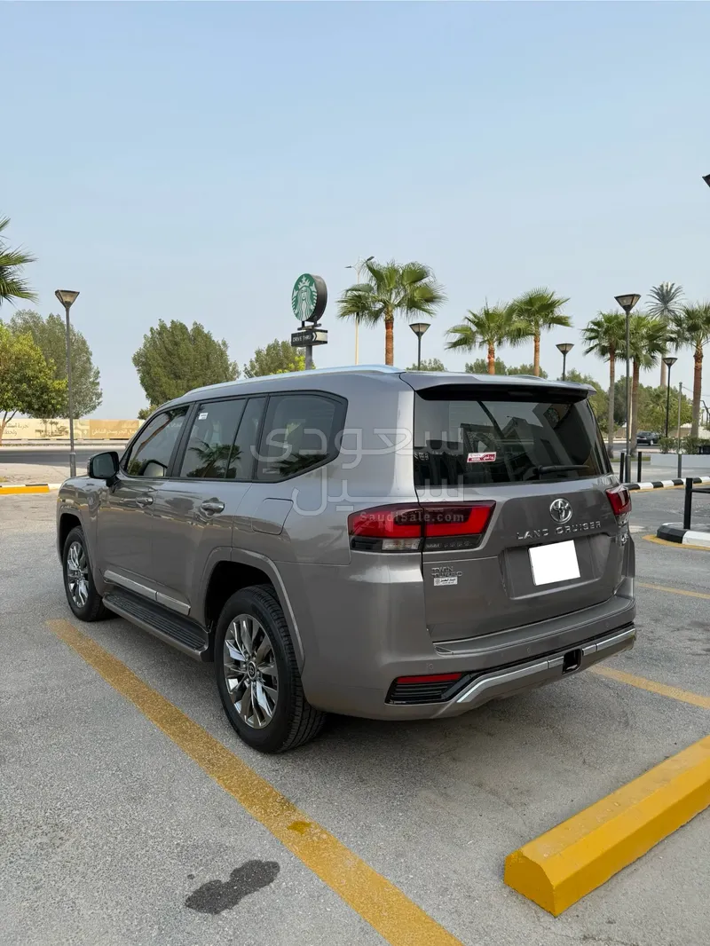 2024 Toyota Land Cruiser GXR