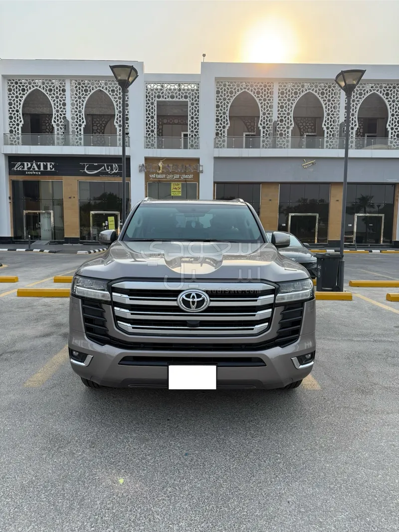 2024 Toyota Land Cruiser GXR